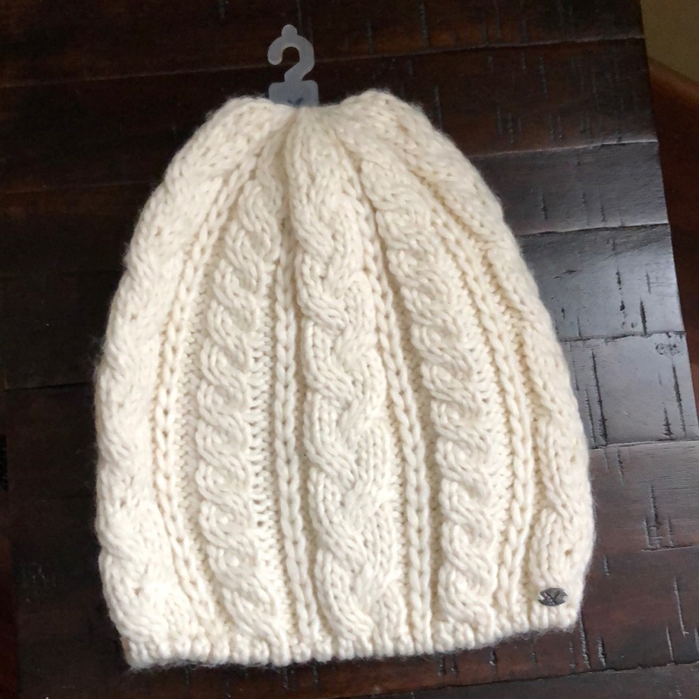 AE knitted beanie